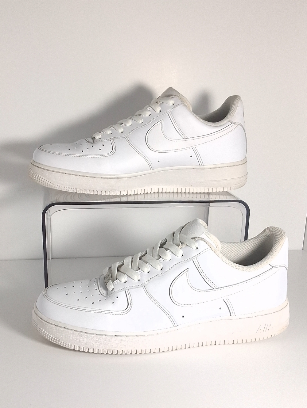 Nike Air Force 1 White Low-Top Leather  Men' s Sneakers Size 10.5 - Picture 7 of 15